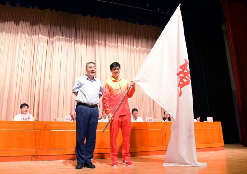 第一届揭阳市篮球比赛冠军_揭阳市篮球裁判_揭阳篮球队