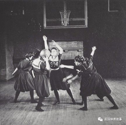 篮球防守身体规则_篮球防守规则身体动作要领_篮球防守身体接触犯规吗