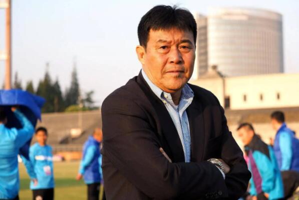 足球球员历史排名_足球人员排名_历史足球队员排行