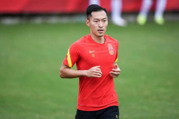 足球球员历史排名_历史足球队员排行_足球人员排名