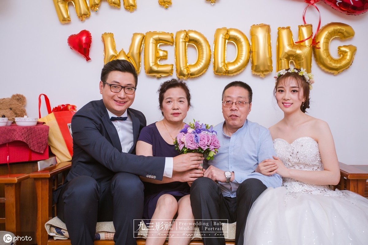 拍婚纱照谁拿钱_用拍婚纱照的钱请婚礼跟拍_拍婚纱照的钱该不该一人一半