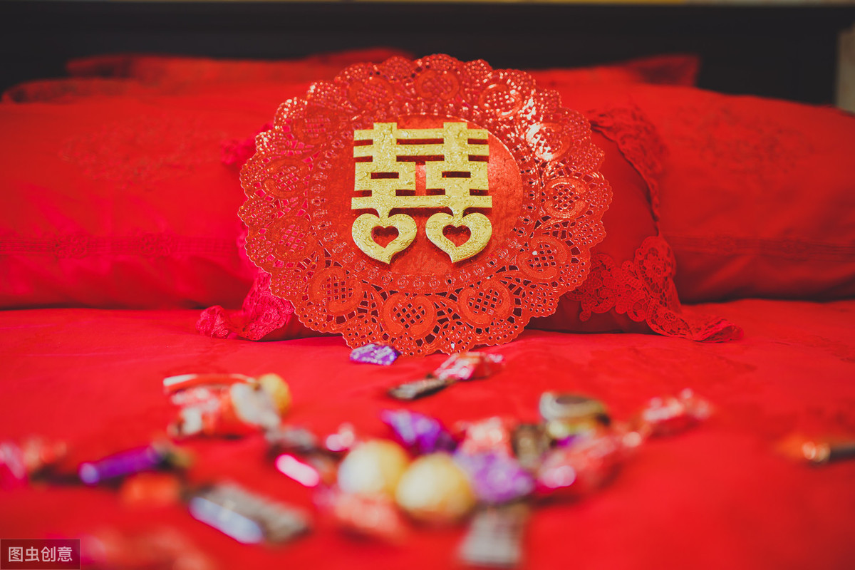 用拍婚纱照的钱请婚礼跟拍_拍婚纱照谁拿钱_拍婚纱照的钱该不该一人一半