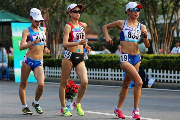 各届竞走冠军 中国女子竞走运动员李素杰打