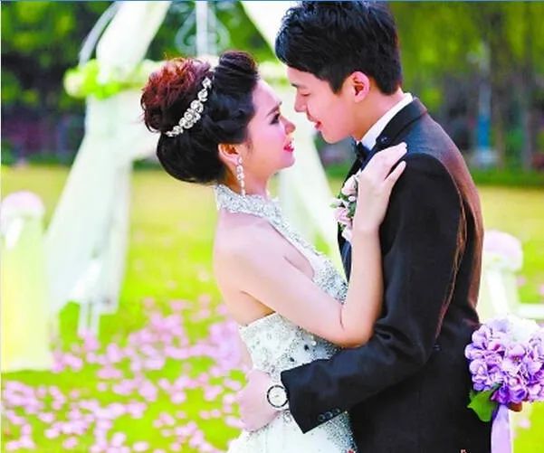 实景婚纱照影棚打造效果图_婚纱摄影棚设计图片_婚纱影棚实景装修