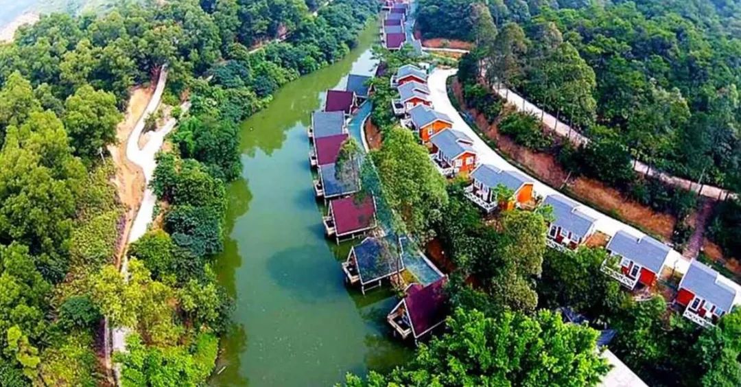实景婚纱照影棚打造效果图_婚纱影棚实景装修_婚纱摄影棚设计图片