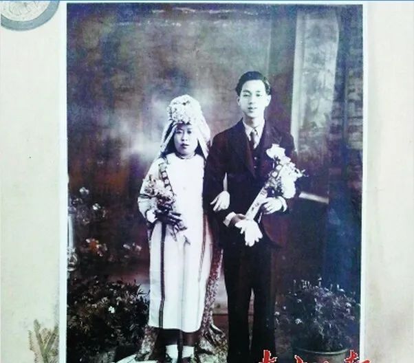 实景婚纱照影棚打造效果图_婚纱摄影棚设计图片_婚纱影棚实景装修