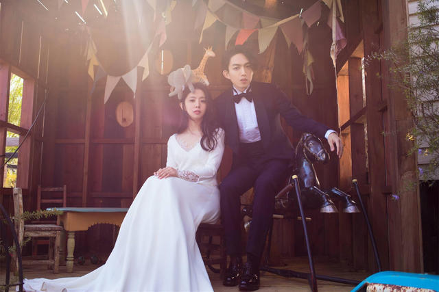 婚纱照精修出来多久安排排版_婚纱选照片精修时间到多久_婚纱照选片到精修时间