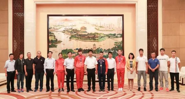 德国足球十大比赛冠军名单_名单足球冠军德国比赛视频_德国足球大赛冠军