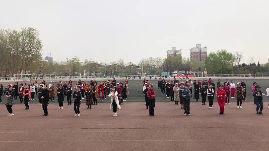 举重冠军多少钱_曾经的王者举重冠军是谁_王者举重冠军是什么意思