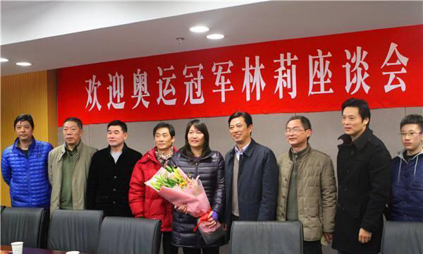 江苏游泳队教练_江苏大学游泳冠军女教练_江苏游泳世界冠军