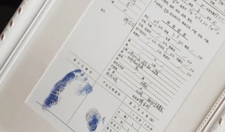 黑色个性粉色婚纱照搭配_婚纱粉色_黑色和粉色婚纱