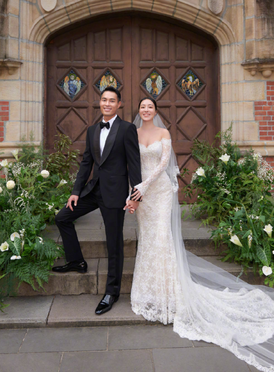 黑色个性粉色婚纱照搭配_黑色和粉色婚纱_婚纱粉色