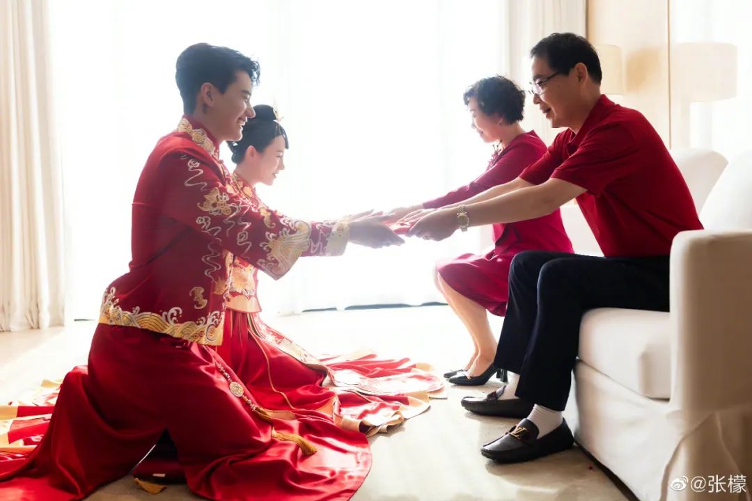 婚纱粉色_黑色个性粉色婚纱照搭配_黑色和粉色婚纱