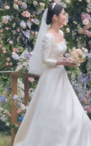 婚纱粉色_黑色和粉色婚纱_黑色个性粉色婚纱照搭配
