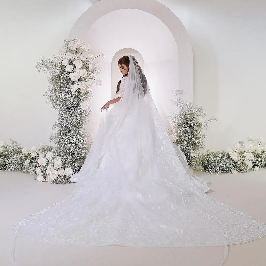 黑色和粉色婚纱_婚纱粉色_黑色个性粉色婚纱照搭配