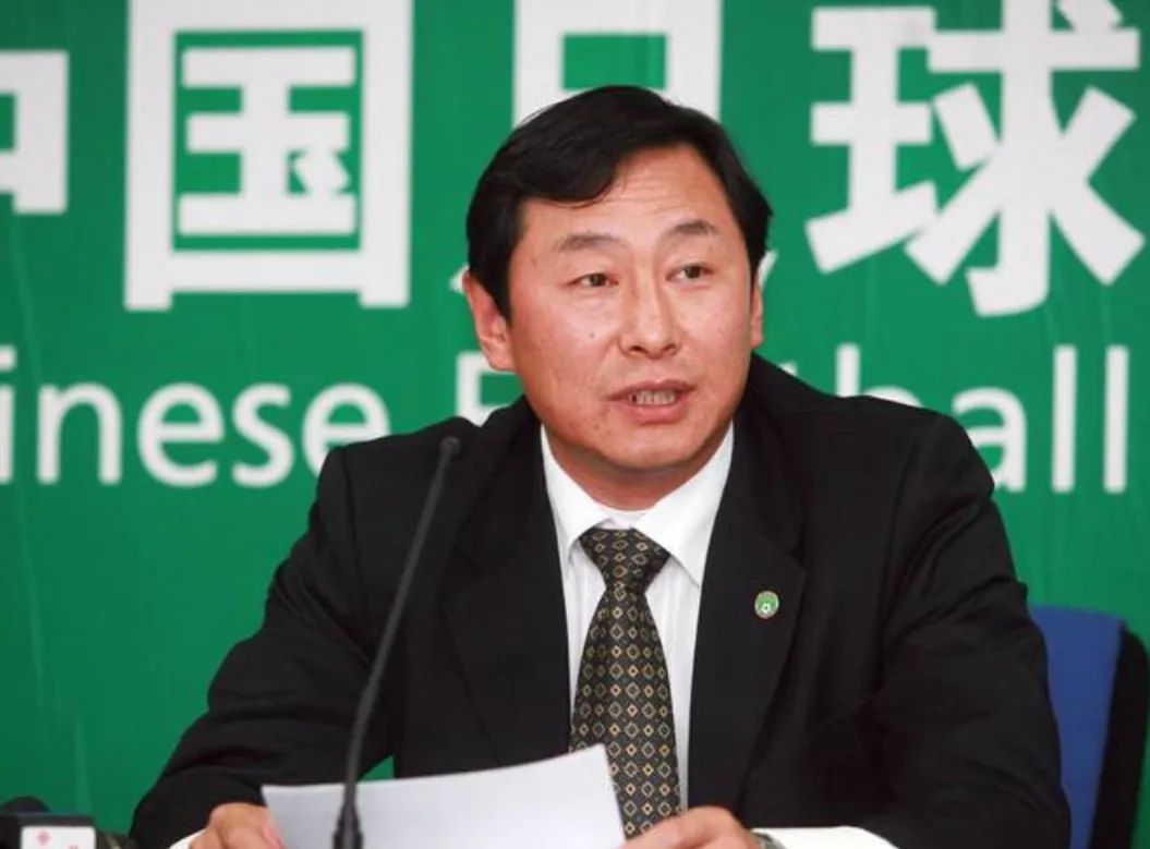 足球俱乐部历史最强阵容_曾经辉煌的足球俱乐部_足球俱乐部历史上十大惨案