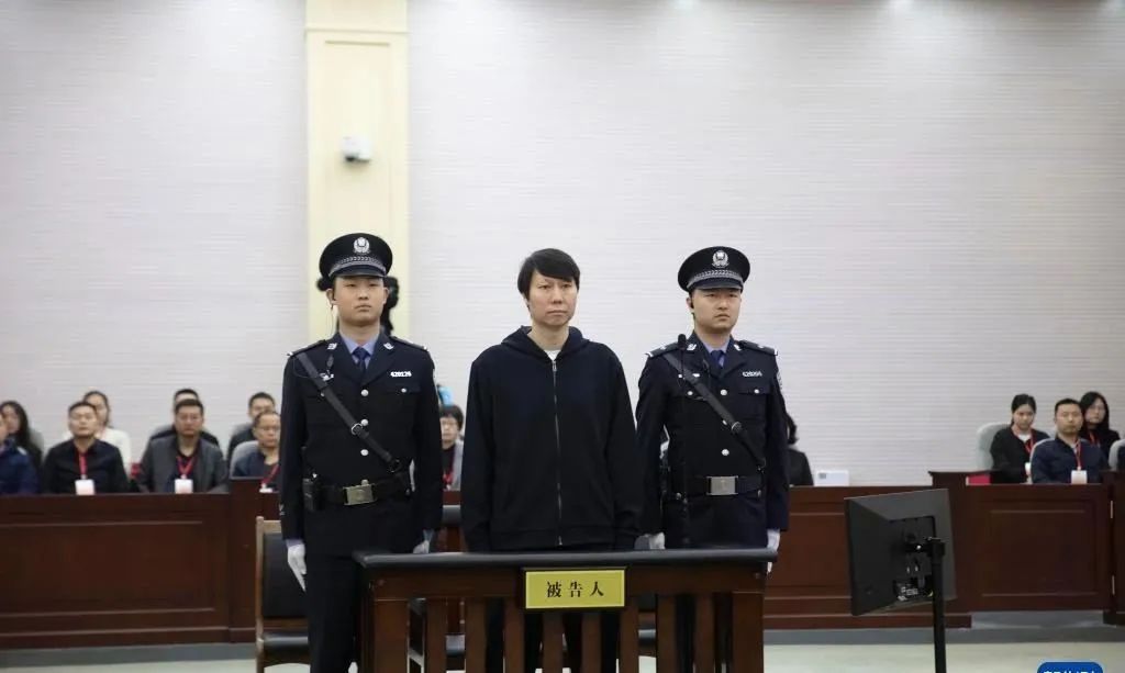 足球俱乐部历史上十大惨案_曾经辉煌的足球俱乐部_足球俱乐部历史最强阵容