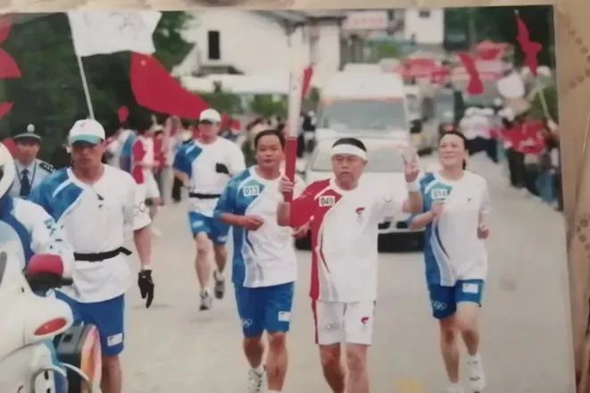 足球俱乐部历史最强阵容_足球俱乐部历史上十大惨案_曾经辉煌的足球俱乐部