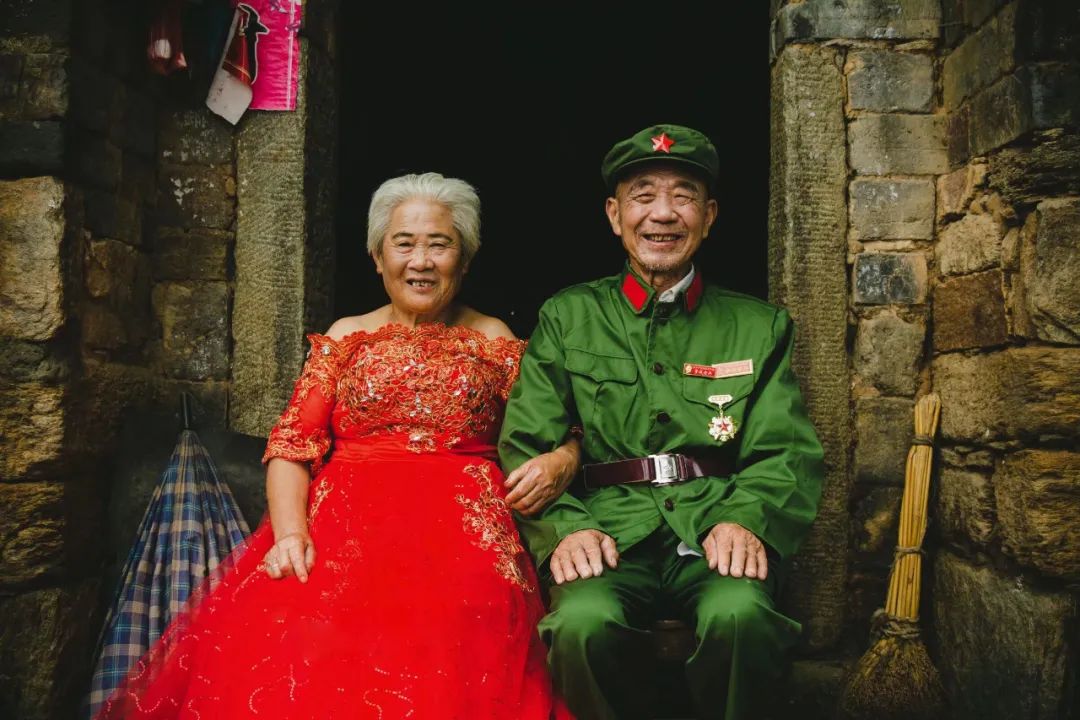 拍婚纱照牙齿太丑怎么办_牙齿不好看婚纱照表情管理_拍婚纱照牙齿龅牙p图