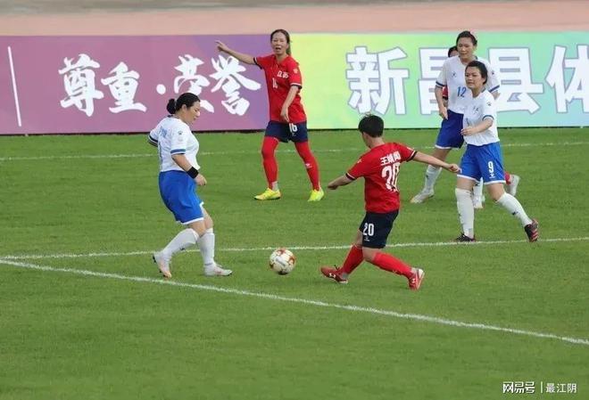 江阴足球青训_江阴市高级中学足球冠军_江阴足球学校