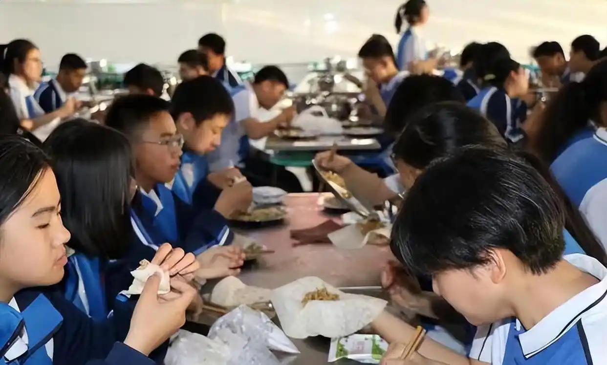 佛山午餐_佛山营养餐价格表图片_佛山市餐饮服务有限公司