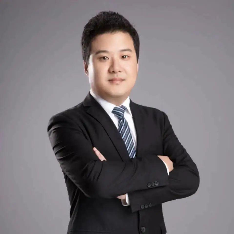 足坛打架王排行_足坛打架视频_足球小将冠军赛打架谁赢了