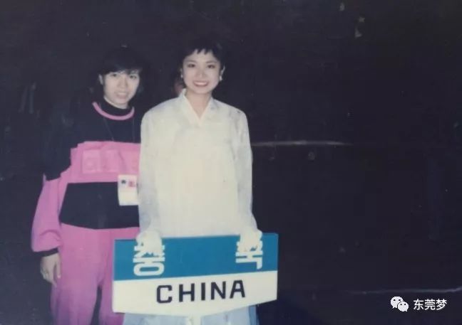 足球手球规则_足球怎么打手球技巧_足球技巧手球打法视频