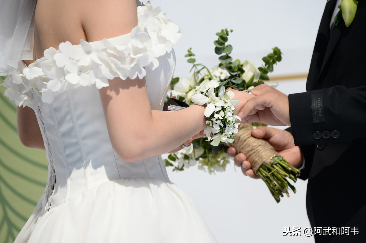 结婚找司仪要注意什么_结婚找个司仪多少钱_结婚一定要找个好司仪嘛