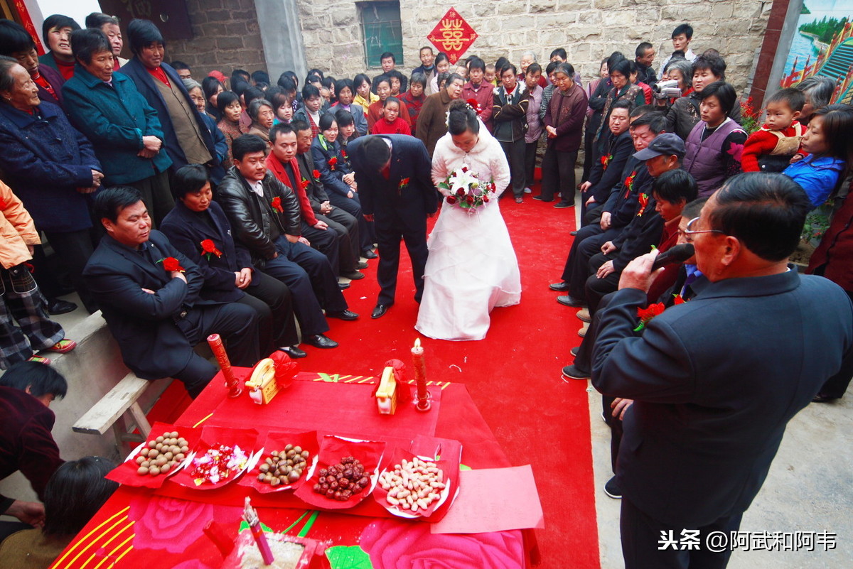 结婚一定要找个好司仪嘛_结婚找司仪要注意什么_结婚找个司仪多少钱