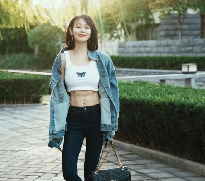 视频健身明星袁姗姗是谁_健身达人袁姗姗_明星健身视频袁姗姗