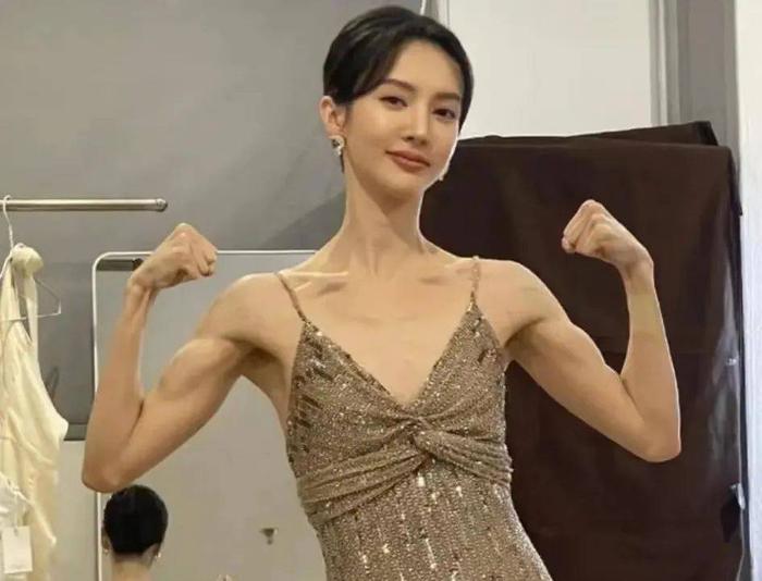 健身达人袁姗姗_视频健身明星袁姗姗是谁_明星健身视频袁姗姗