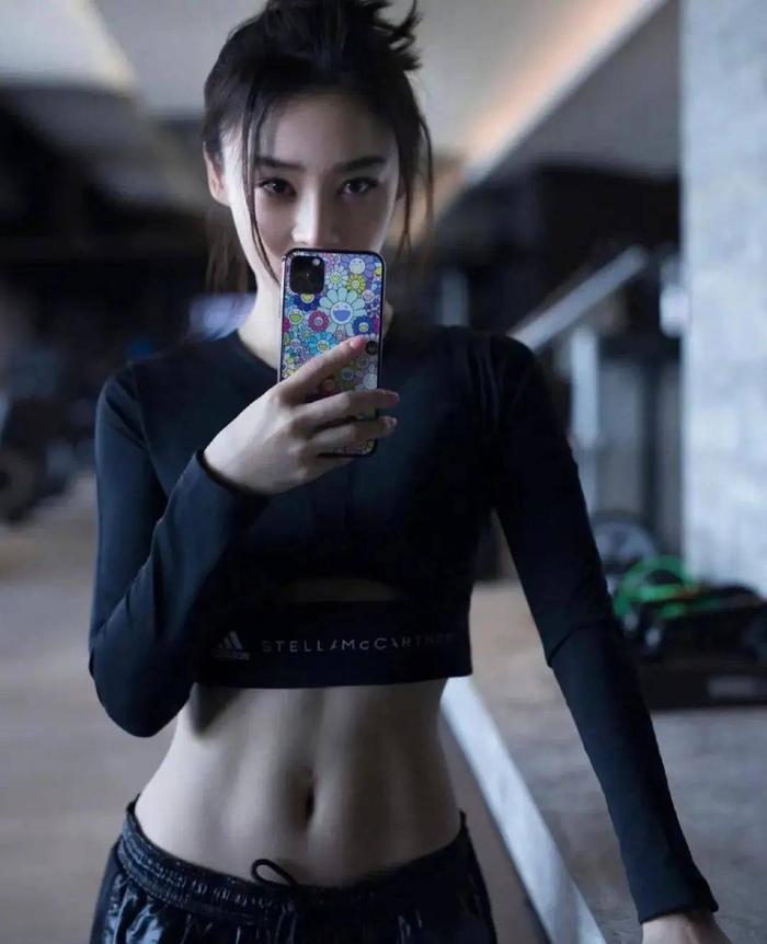 视频健身明星袁姗姗是谁_明星健身视频袁姗姗_健身达人袁姗姗