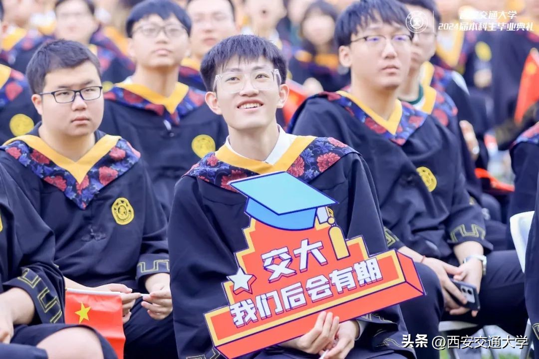 大学生创业故事视频_交大 创业故事_创业交大故事简介