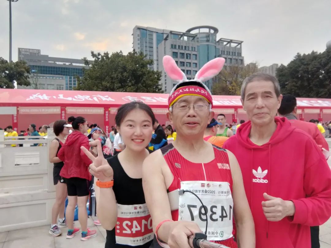 马拉松奖牌有名字吗_半马拉松有奖牌吗_马拉松奖牌有价值吗