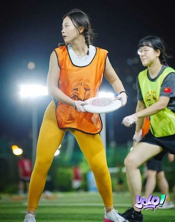 女生新手打篮球的基本功_篮球初学女生_打篮球规则新手入门女生