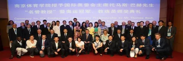 巴赫是击剑冠军吗为什么_巴赫击剑_巴赫冠军