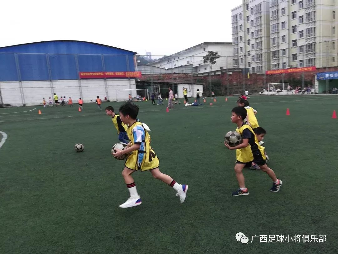 怎么训练足球小将进球技巧_进球小将足球技巧训练视频_足球小将进球精彩瞬间