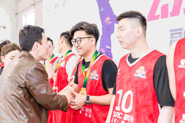 融创天津总裁_天津融府篮球场_天津融创业主篮球赛冠军