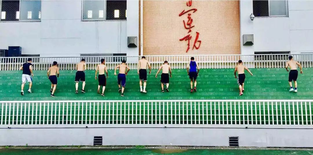 篮球比赛冠军感言_篮球赛冠军感言获得学生的祝福_学生获得篮球赛冠军的感言