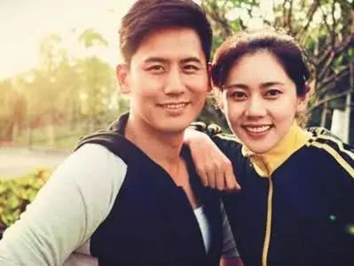 游泳冠军表演节目_游泳比赛冠军视频_节目游泳冠军表演是哪一期