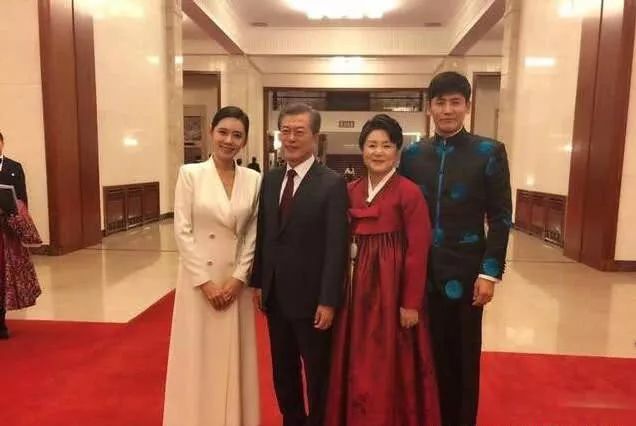 节目游泳冠军表演是哪一期_游泳比赛冠军视频_游泳冠军表演节目