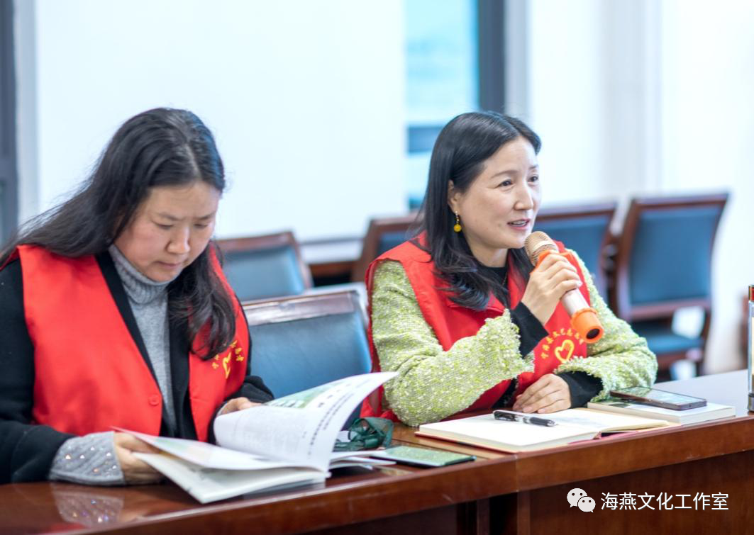 举重冠军采访_举重直播嘉宾_女嘉宾和举重冠军小说