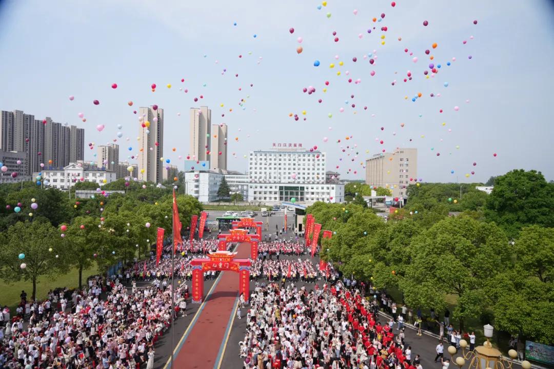 汉川中职足球队_汉川足球冠军有哪些队伍_足球队伍冠军汉川有几个