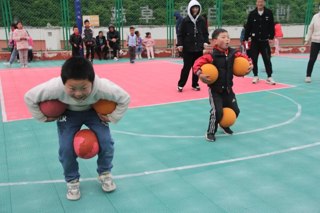 健身操明星女的叫什么_明星早操健身视频_视频健身明星早操教学