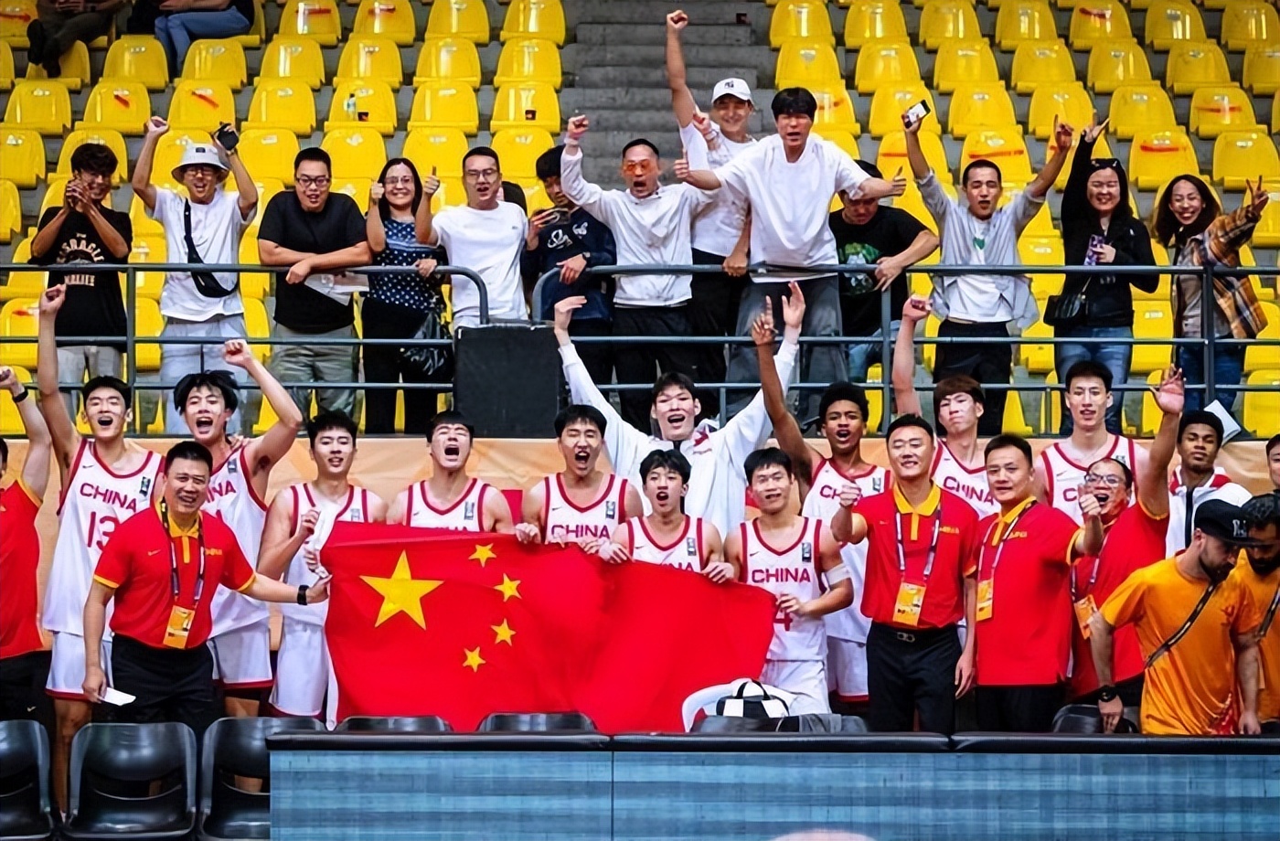 广东篮球第一个冠军球员_篮球广东球员冠军是谁_篮球广东球员冠军有哪些