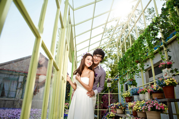 婚纱照带宠物拍_带狗狗拍婚纱照_婚纱照内景狗狗怎么拍照