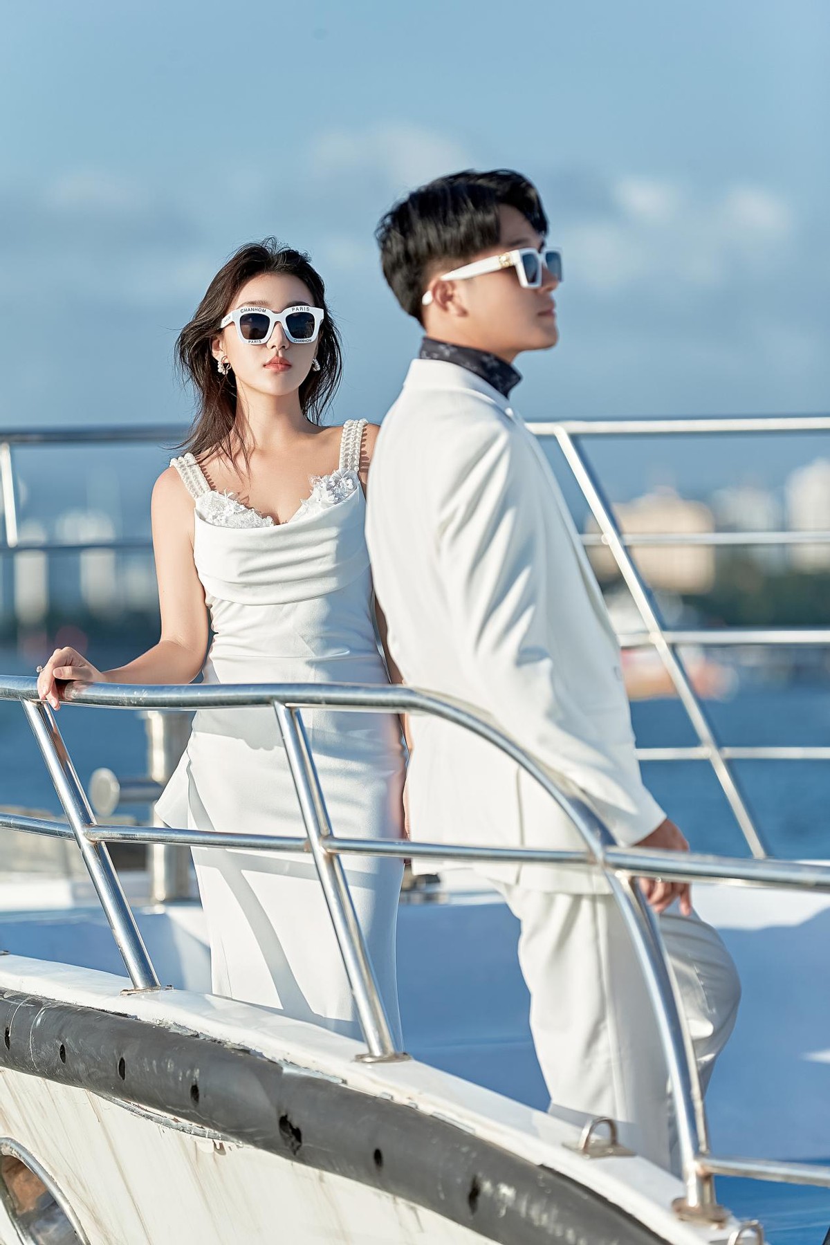 拍婚纱照的海_婚纱照海景_海洋时间婚纱照
