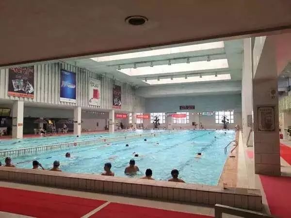 南京游泳健身年卡价格_南京健身游泳_南京游泳队训练池