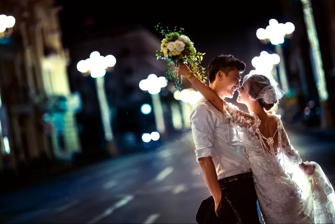 拍夜景婚纱照要多长时间_拍婚纱夜景需要加钱吗_婚纱拍夜景要拍到几点