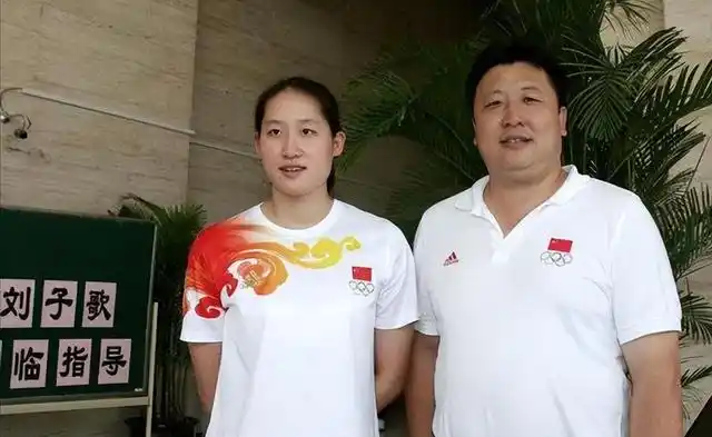 游泳冠军刘子歌照片_中国女子游泳名将刘子歌视频_游泳运动员刘子歌图片